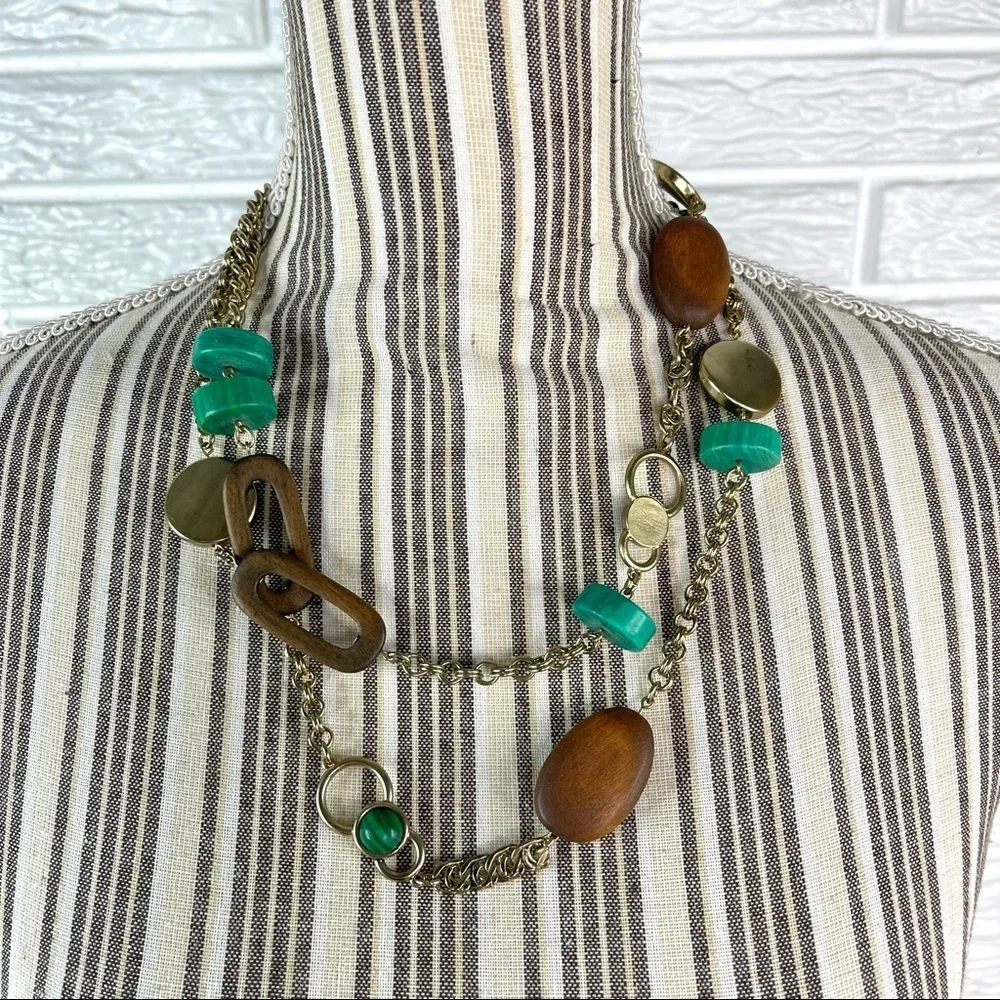 Chico’s Long Gold Tone Statement Necklace Brown Faux Wood and Green Beads - Picture 4 of 5